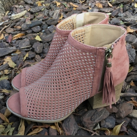 Perforated Suede open toe Block Heel Bootie w exterior side zipper + tassel pull - Picture 4 of 4